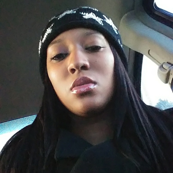 Meet your Posher, Jacki - Picture 2 of 2